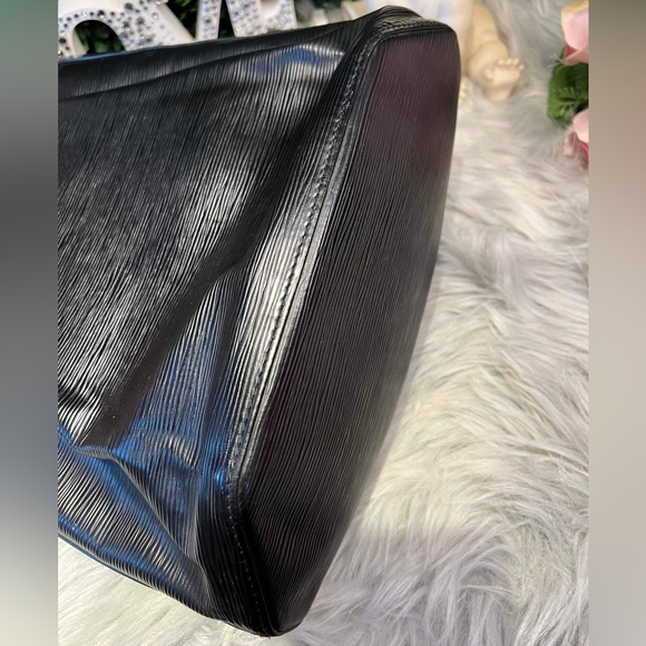 Louis Vuitton Epi Noe backpack with small wallet - Picture 9 of 14